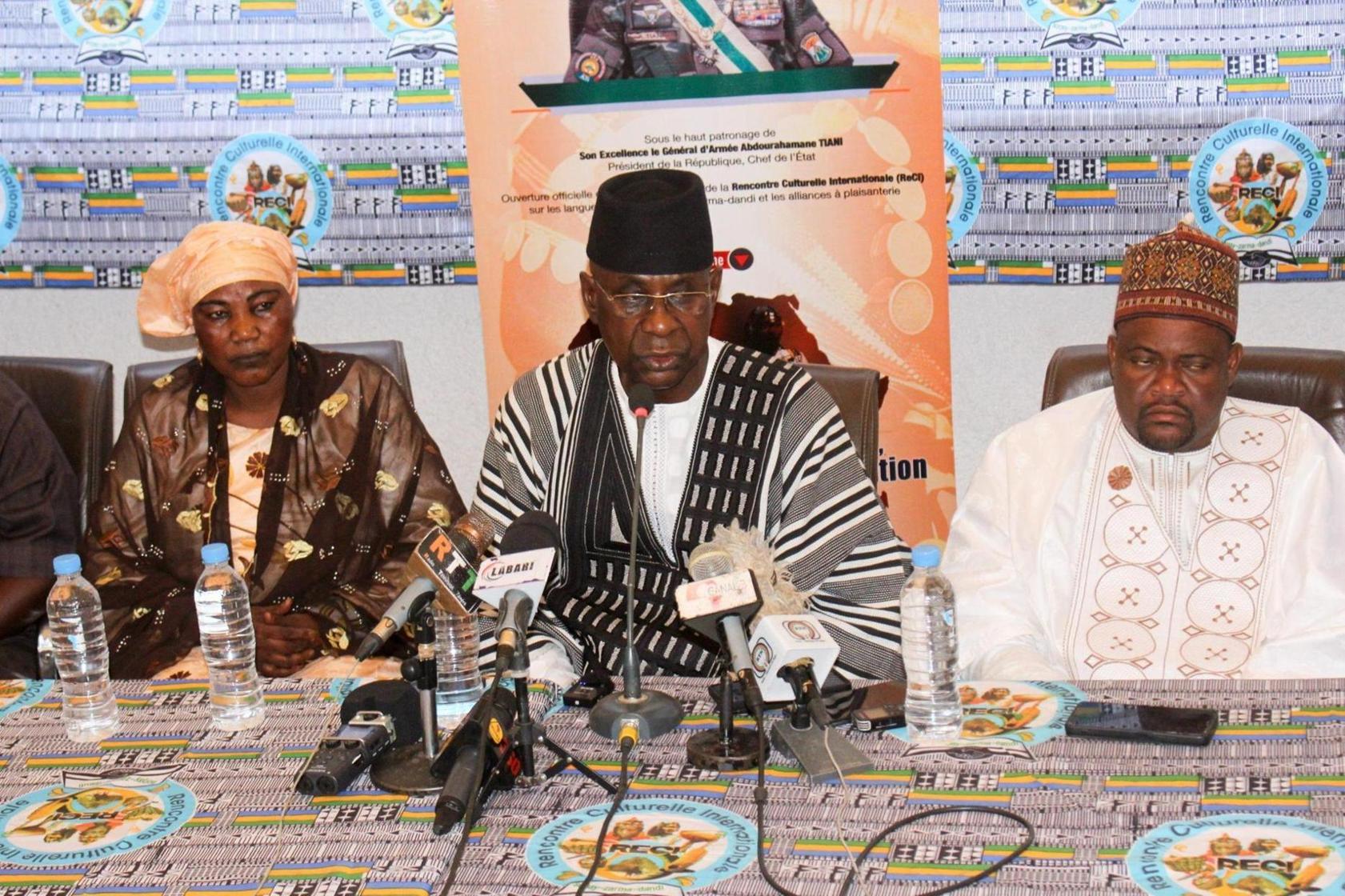 Rencontre Culturelle Internationale Sonrhai-Zarma-Dendi Rencontre Culturelle Internationale Sonrhai-Zarma-Dendi