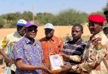 Remise de Vivres aux Familles Sinistrées à N’Dounga Remise de Vivres aux Familles Sinistrées à N'Dounga