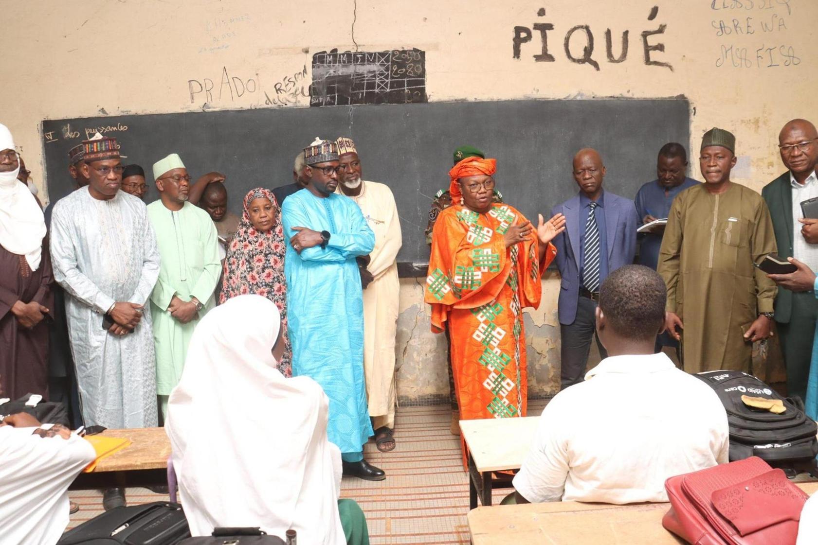 Initiative Une Semaine Une École au Lycée Kassaï Initiative Une Semaine Une École au Lycée Kassaï