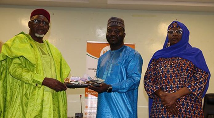 Retraités Mobilisés Pour Soutenir Le FSSP Retraités Mobilisés Pour Soutenir Le FSSP