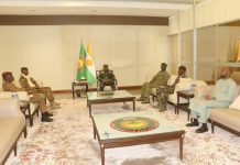 Réunion du Chef de l’État avec les ministres de la Défense Réunion du Chef de l'État avec les ministres de la Défense