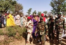 Colonel Sani Encourage Mobilisation pour Initiative Paysanne Colonel Sani Encourage Mobilisation pour Initiative Paysanne