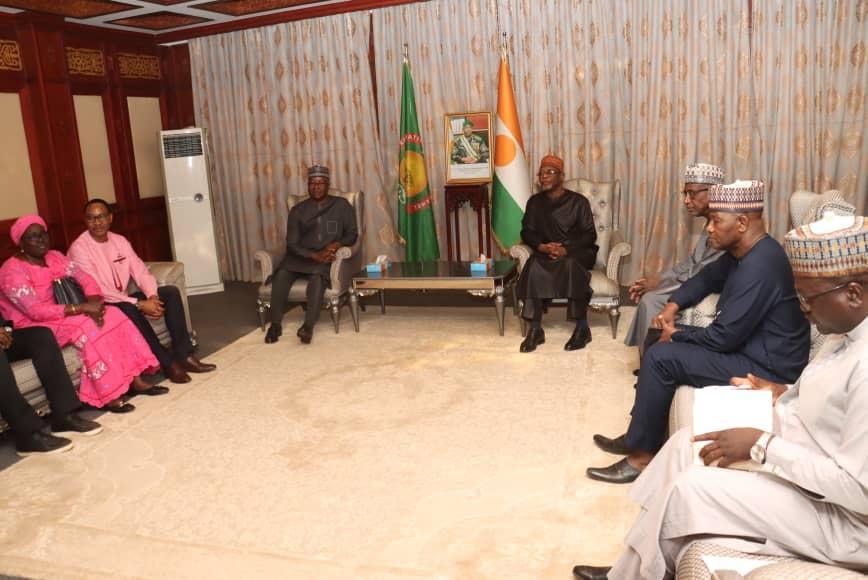 Niger Présentation des Lettres de Créance au Ministre Niger Présentation des Lettres de Créance au Ministre