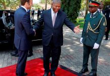 Macron et l’Afrique: Huit Ans d’Ambitions Contrariées Macron et l'Afrique: Huit Ans d'Ambitions Contrariées