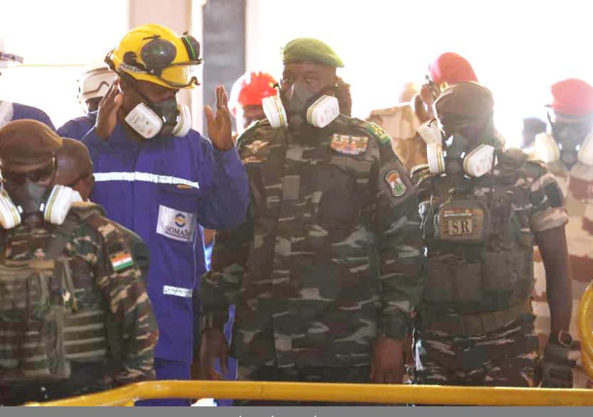 Visite Présidentielle à Arlit et Site de la Somair Visite Présidentielle à Arlit et Site de la Somair
