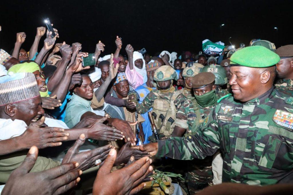 Arrivée du Chef de l'État à Zinder, Euphorie Populaire Arrivée du Chef de l'État à Zinder, Euphorie Populaire