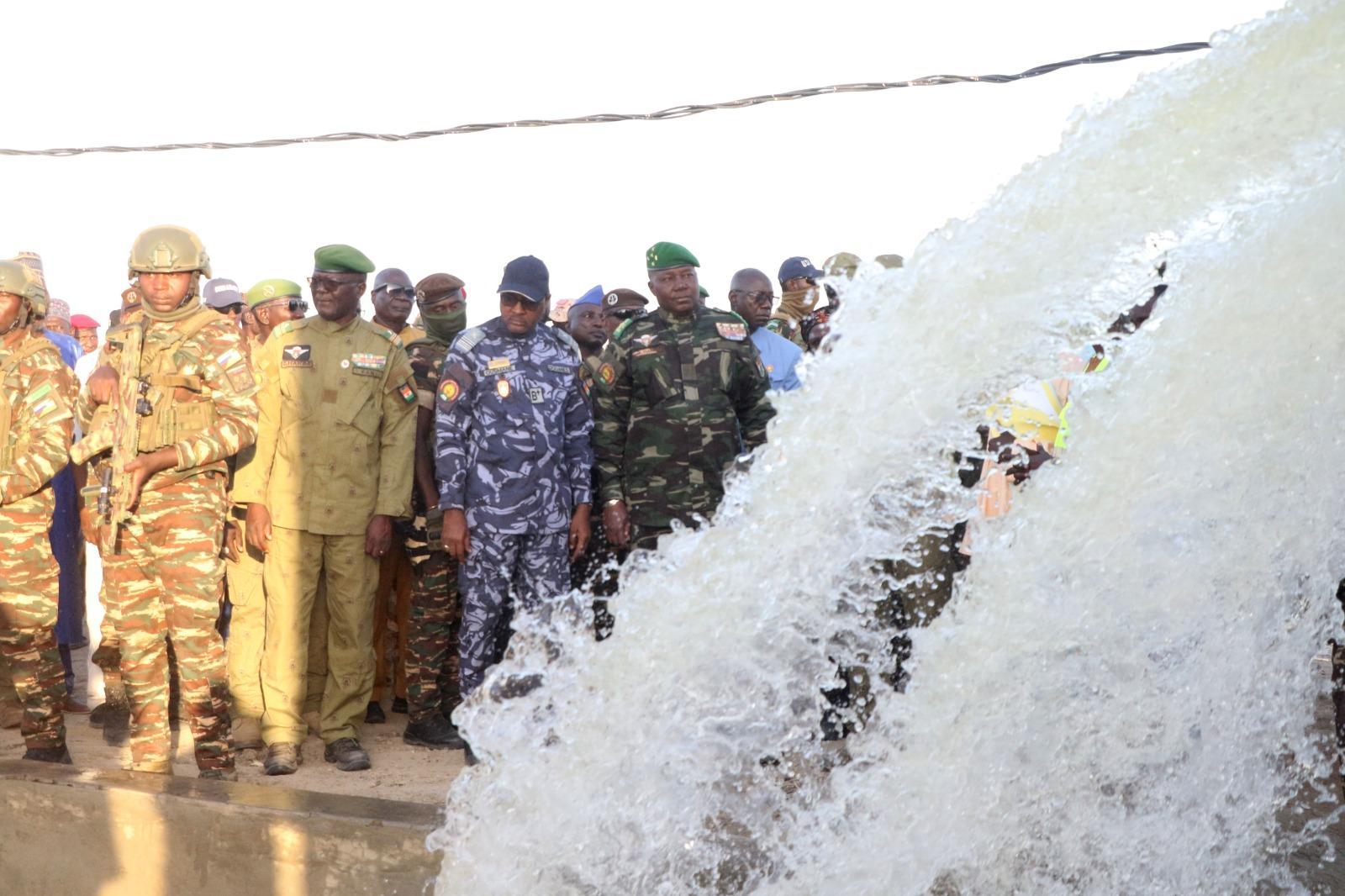 Visite du Président Tiani au Site d'Irrigation de Diffa Visite du Président Tiani au Site d'Irrigation de Diffa