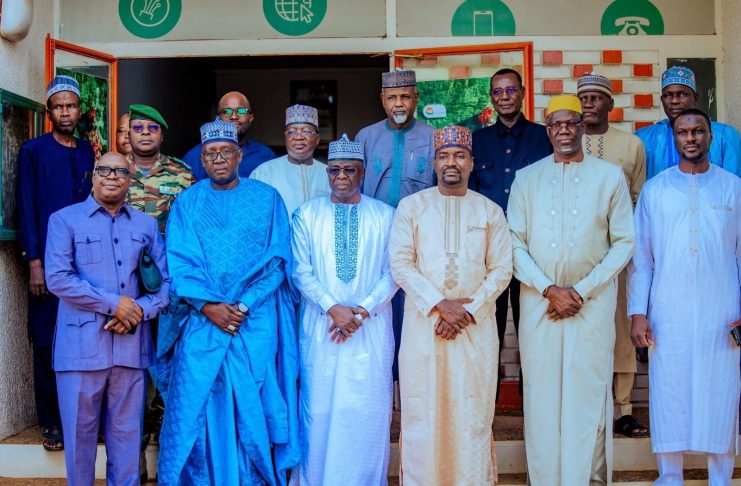 Étape Majeure Vers La Connectivité Haut Débit Étape Majeure Vers La Connectivité Haut Débit