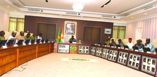 Réunion de Synthèse du Chef de l’État au Palais Réunion de Synthèse du Chef de l'État au Palais