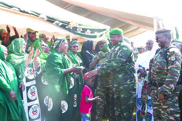 Visite du Président au Camp Bagagi Iya et Résilience FDS Visite du Président au Camp Bagagi Iya et Résilience FDS