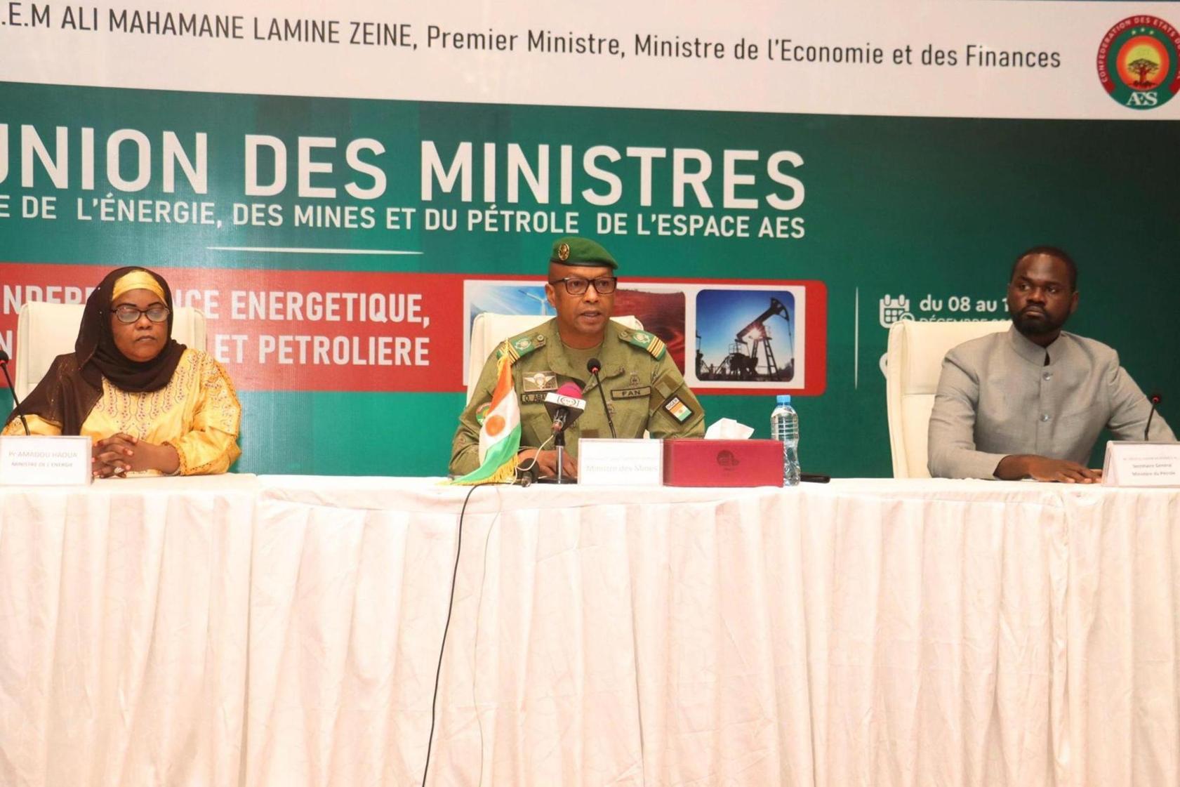 Réunion des Experts des Secteurs Minier et Énergétique à Niamey Réunion des Experts des Secteurs Minier et Énergétique à Niamey