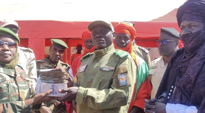 Contribution de Tamaské au FSSP de 11 millions F CFA Contribution de Tamaské au FSSP de 11 millions F CFA