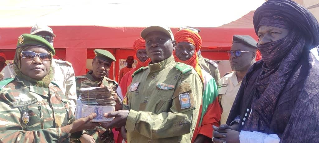 Contribution de Tamaské au FSSP de 11 millions F CFA Contribution de Tamaské au FSSP de 11 millions F CFA