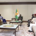 Entretien du Chef de l’État avec le Président de la Commission Entretien du Chef de l'État avec le Président de la Commission