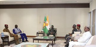 Entretien du Chef de l’État avec le Président de la Commission Entretien du Chef de l'État avec le Président de la Commission