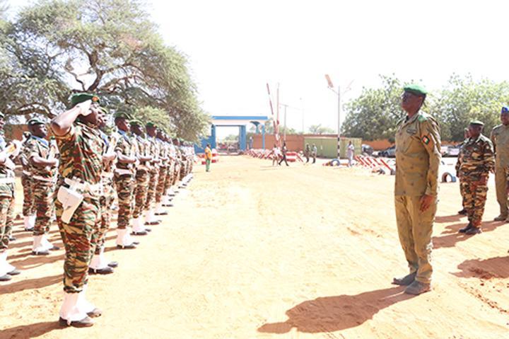 Ministre de la Défense Remonte le Moral des Gendarmes Ministre de la Défense Remonte le Moral des Gendarmes