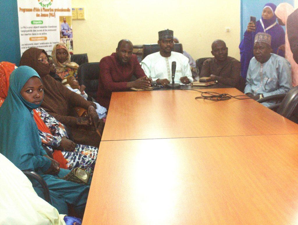 Diffa Forme 60 Femmes à la Cosmétique et Commercialisation Diffa Forme 60 Femmes à la Cosmétique et Commercialisation