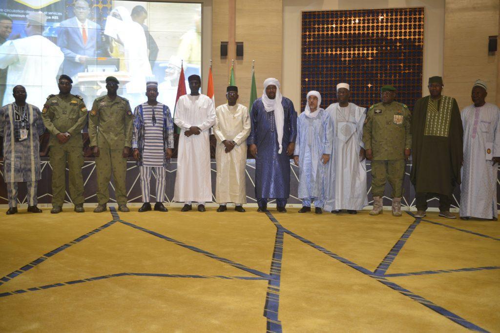 Réunion des ministres de l'AES pour un marché intégré Réunion des ministres de l'AES pour un marché intégré
