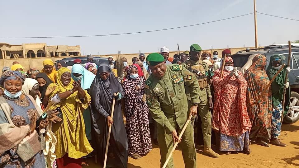 Tahoua Femmes Guerrières Organisent Opération Salubrité Tahoua Femmes Guerrières Organisent Opération Salubrité