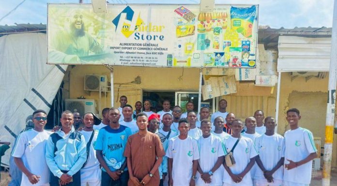 Diffa: Ni’ima Football Club Reçoit Du Matériel Sportif Diffa: Ni’ima Football Club Reçoit Du Matériel Sportif