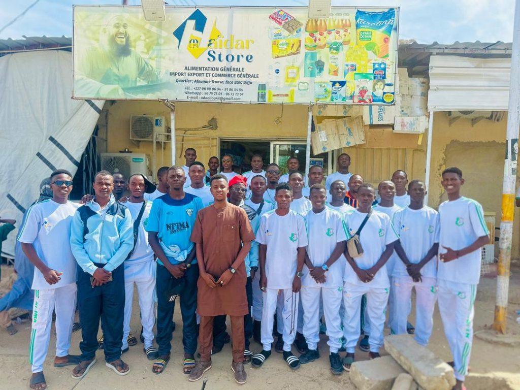 Diffa: Ni’ima Football Club Reçoit Du Matériel Sportif Diffa: Ni’ima Football Club Reçoit Du Matériel Sportif