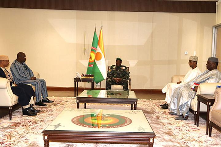 Chef de l'État Reçoit Ministre Burkinabé de la Justice Chef de l'État Reçoit Ministre Burkinabé de la Justice