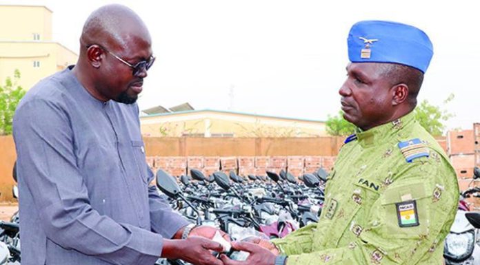 Réception de 158 Motos pour Sécuriser la Zone de Défense Réception de 158 Motos pour Sécuriser la Zone de Défense