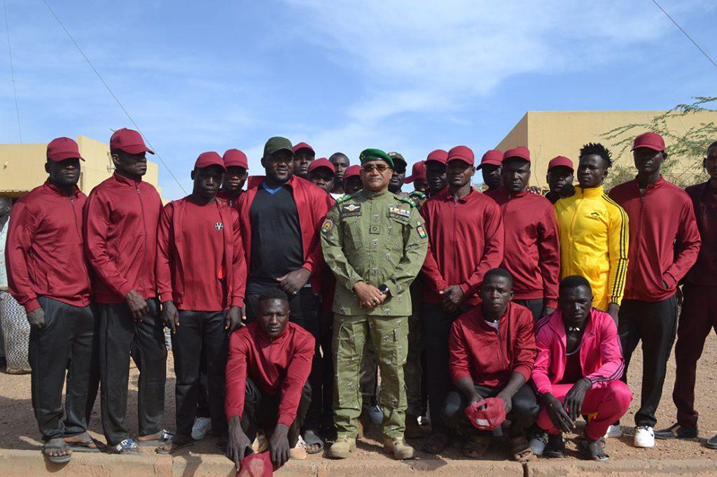 Agadez: Visite des Autorités aux Ambassadeurs du Sabre Agadez: Visite des Autorités aux Ambassadeurs du Sabre