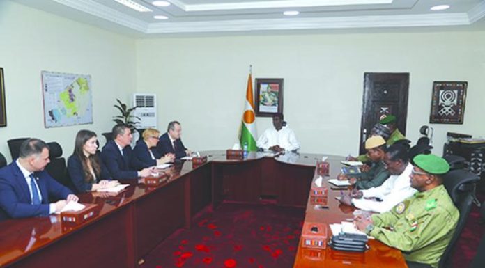 Entretien entre M. Zeine et le Vice-premier ministre serbe Entretien entre M. Zeine et le Vice-premier ministre serbe