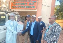 OCHA Remet Un Véhicule Au Gouvernorat De Diffa OCHA Remet Un Véhicule Au Gouvernorat De Diffa