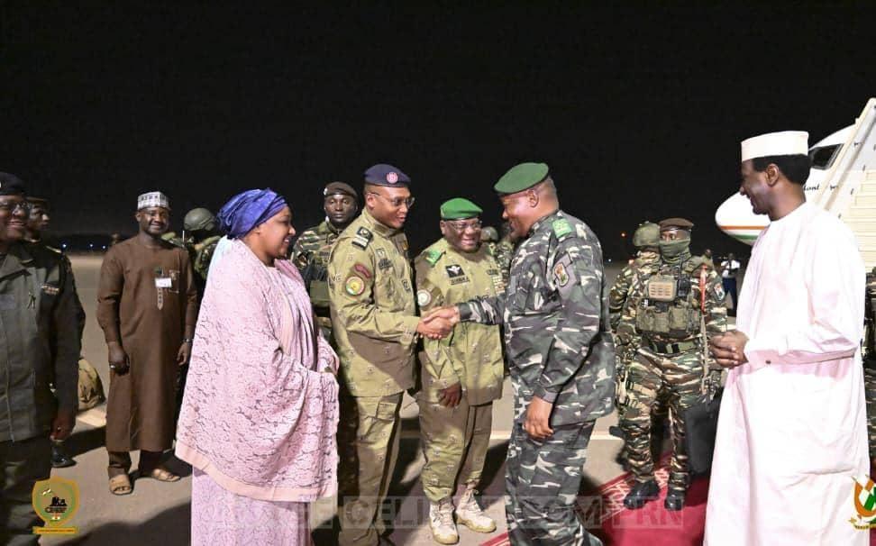 Fin de la 2ème Session du Collège des Chefs d'Etat Fin de la 2ème Session du Collège des Chefs d'Etat