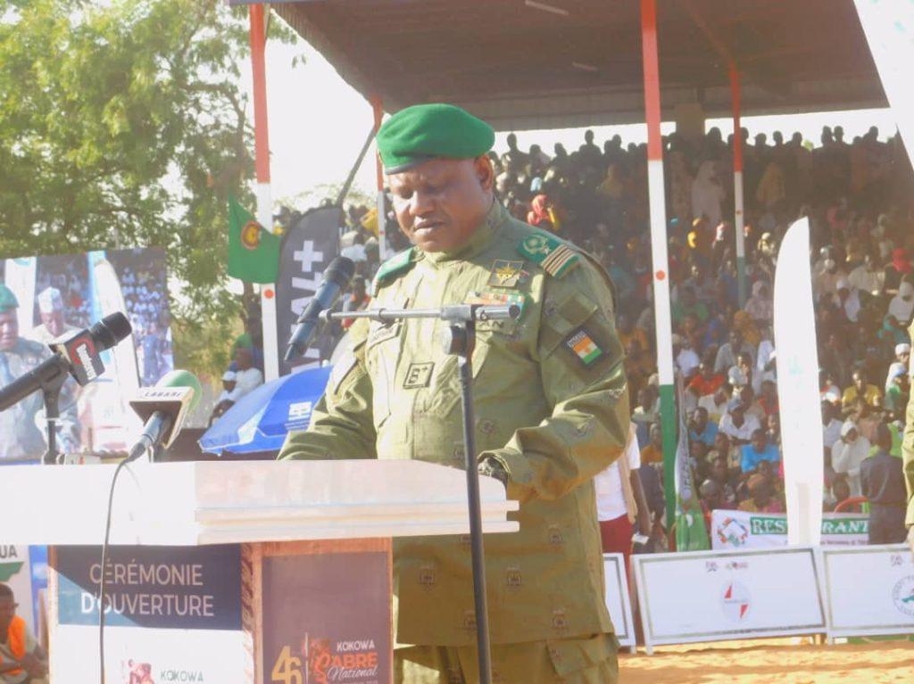 Remerciements du Gouverneur de Tahoua après le Sabre National Remerciements du Gouverneur de Tahoua après le Sabre National