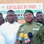 Gouverneur de Tahoua Reçoit le Sabre National de Noura Gouverneur de Tahoua Reçoit le Sabre National de Noura