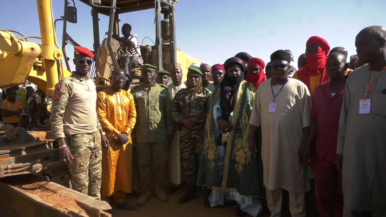 Lancement des Travaux de Piste Rurale à Sakolé Lancement des Travaux de Piste Rurale à Sakolé