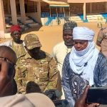 Visites du Ministre de la Jeunesse à l’Arene de Lutte Visites du Ministre de la Jeunesse à l'Arene de Lutte