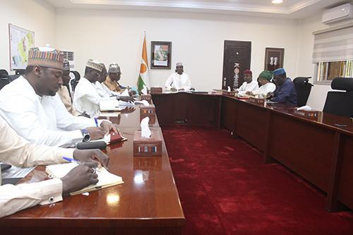 Au Cabinet du Premier ministre : Installation du Comité ad hoc chargé de préparer et de suivre le déstockage des produits céréaliers de l’OPVN Au Cabinet du Premier ministre : Installation du Comité ad hoc chargé de préparer et de suivre le déstockage des produits céréaliers de l’OPVN