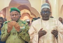 Prière Collective à la Grande Mosquée de Tahoua Prière Collective à la Grande Mosquée de Tahoua