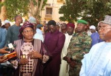 Témoignage de Satisfaction au Chef de Canton de Tessaoua Témoignage de Satisfaction au Chef de Canton de Tessaoua