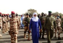 Arrivée du Ministre Sidi Mohamed à Kourfèye pour Festival Arrivée du Ministre Sidi Mohamed à Kourfèye pour Festival