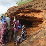 La Grotte de Kombolati et le Serpent Lati La Grotte de Kombolati et le Serpent Lati