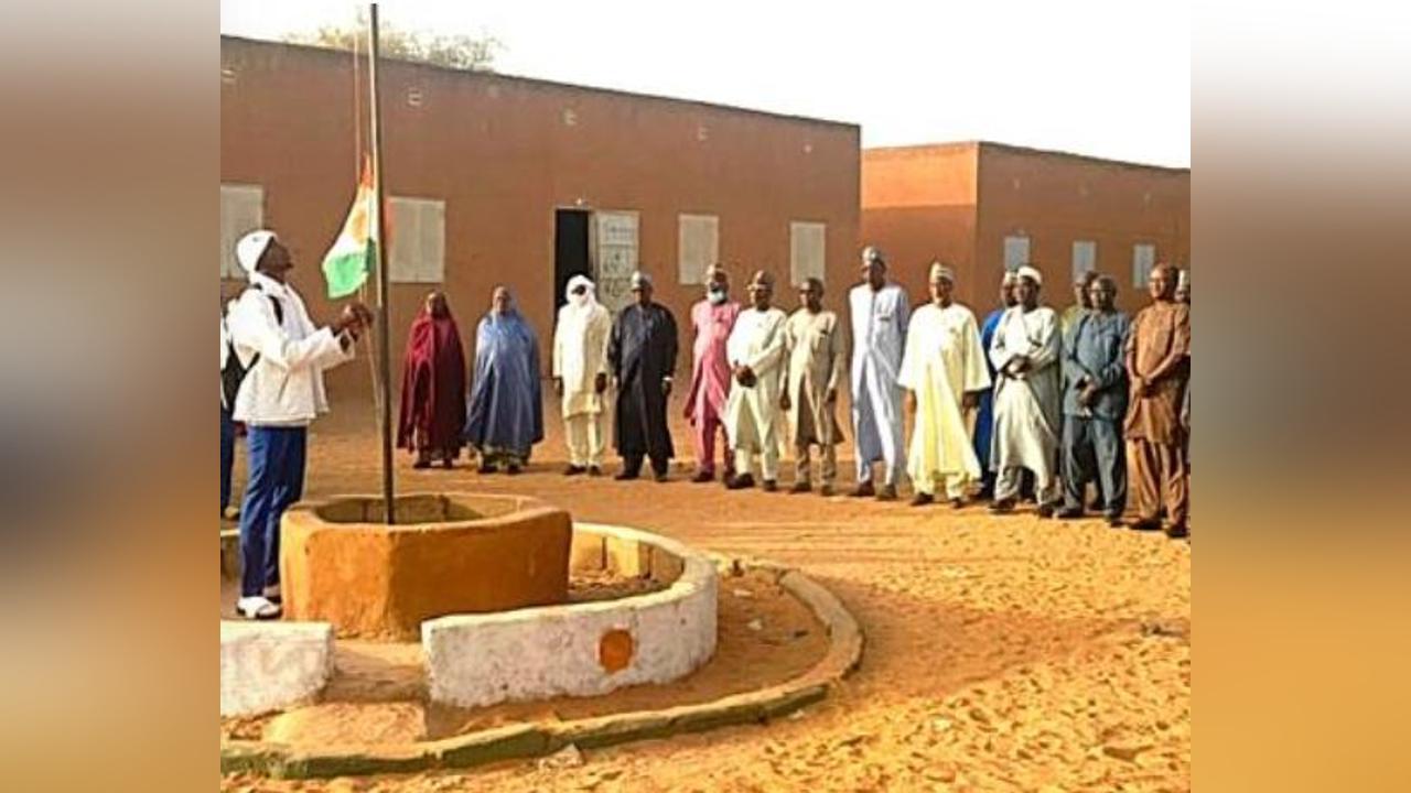 Initiative Une Semaine Une École au DREN de Tahoua Initiative Une Semaine Une École au DREN de Tahoua
