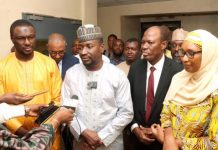 Visite du Ministre de la Communication à Zamani Telecom Visite du Ministre de la Communication à Zamani Telecom