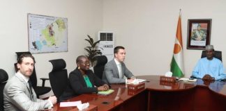 Rencontre entre le Premier Ministre et un responsable américain Rencontre entre le Premier Ministre et un responsable américain