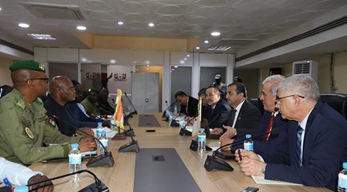 Séance de Travail Entre Ministres Nigeriens et Algériens Séance de Travail Entre Ministres Nigeriens et Algériens