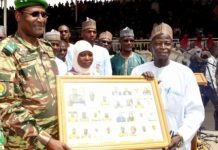 Diffa Honore le Gouverneur Bagadoma pour l’Information Publique Diffa Honore le Gouverneur Bagadoma pour l'Information Publique