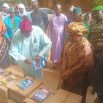 Ministre de l’Éducation à la Direction des Archives Ministre de l'Éducation à la Direction des Archives