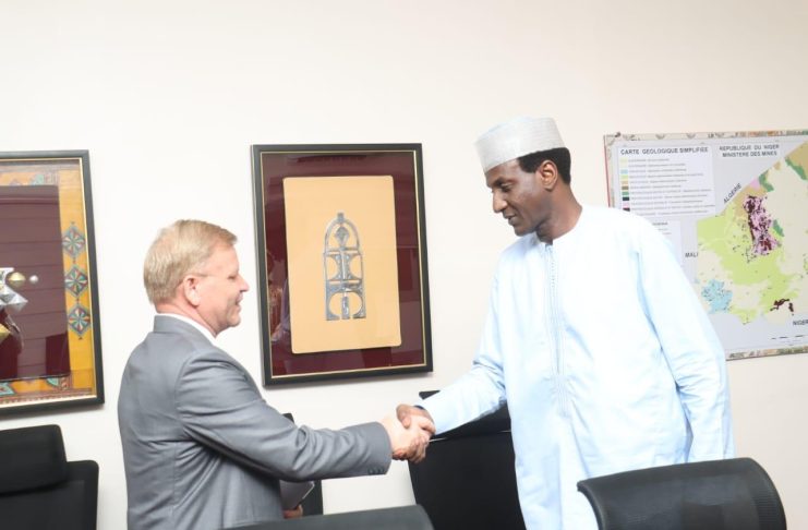 Le Premier ministre Lamine Zeine invité à prendre part au forum inde –Afrique du 28 au 31 mai à New Delhi (Ambassadeur) Le Premier ministre Lamine Zeine invité à prendre part au forum inde –Afrique du 28 au 31 mai à New Delhi (Ambassadeur)