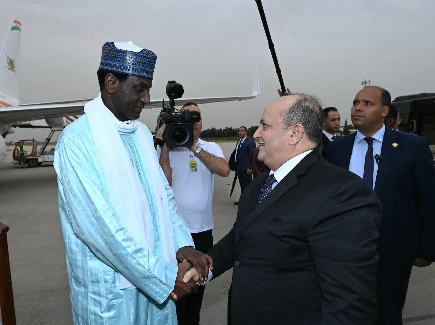 Visite du Premier Ministre du Niger en Algérie Visite du Premier Ministre du Niger en Algérie