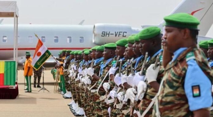 La France et des Pays Africains Accusés de Soutenir un Putsch au Niger La France et des Pays Africains Accusés de Soutenir un Putsch au Niger