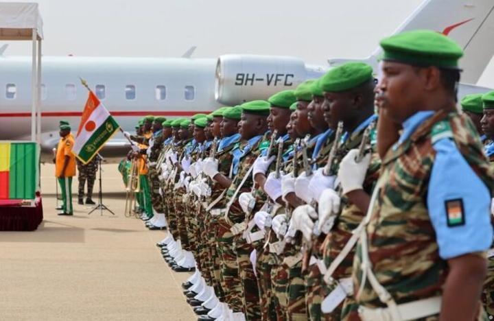 La France et des Pays Africains Accusés de Soutenir un Putsch au Niger La France et des Pays Africains Accusés de Soutenir un Putsch au Niger